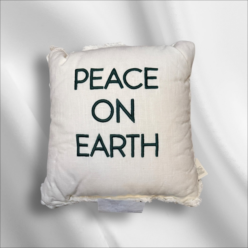 Hearth & Hand Holiday Pillow‎ nwt